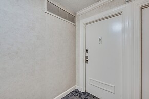 Downtown Atlanta Condo: Balcony, Walkable Area