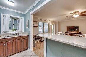 Downtown Atlanta Condo: Balcony, Walkable Area