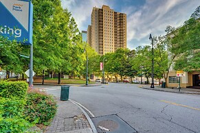 Walkable Downtown Atlanta Condo w/ Private Balcony