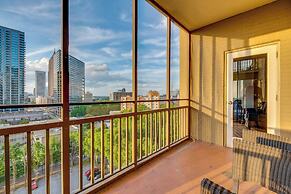 Walkable Downtown Atlanta Condo w/ Private Balcony