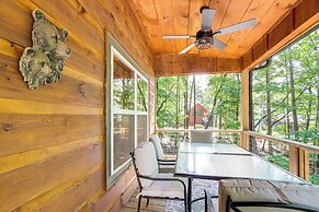 Peaceful Blue Ridge Cabin, Forest View & Fireplace