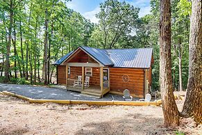 Peaceful Blue Ridge Cabin, Forest View & Fireplace