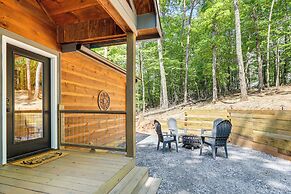 Peaceful Blue Ridge Cabin, Forest View & Fireplace