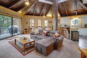 Cozy Big Bear Cabin w/ Hot Tub, Close to Lake!