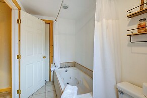 Cozy Big Bear Cabin w/ Hot Tub, Close to Lake!