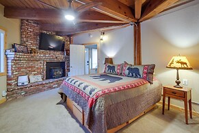 Cozy Big Bear Cabin w/ Hot Tub, Close to Lake!