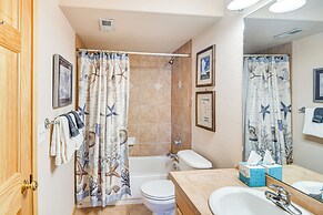 Spacious Fraser Duplex w/ Fireplace & Scenic Views