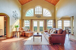 Family-friendly Fischer Home w/ Private Hot Tub!