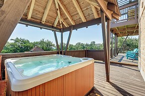 Family-friendly Fischer Home w/ Private Hot Tub!