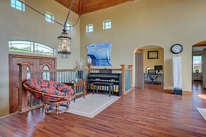 Family-friendly Fischer Home w/ Private Hot Tub!