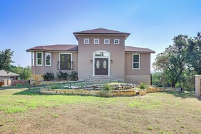 Family-friendly Fischer Home w/ Private Hot Tub!