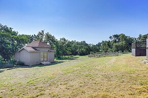 Family-friendly Fischer Home w/ Private Hot Tub!