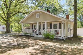 Durham Home w/ Screened Porch ~ 3 Mi to Downtown!