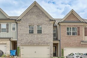 Lawrenceville Townhome w/ Community Pool Access!