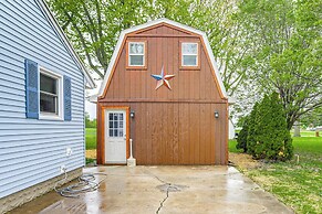 Port Clinton Home: Hot Tub, Steps to Portage River
