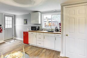 Port Clinton Home: Hot Tub, Steps to Portage River