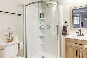 Port Clinton Home: Hot Tub, Steps to Portage River