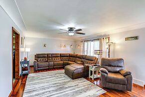 Port Clinton Home: Hot Tub, Steps to Portage River