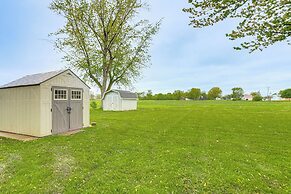 Port Clinton Home: Hot Tub, Steps to Portage River