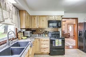 Port Clinton Home: Hot Tub, Steps to Portage River