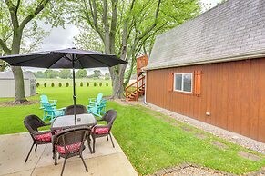 Port Clinton Home: Hot Tub, Steps to Portage River