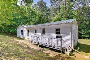 Single-story Cabin on Hyco Lake: Swim & Unwind!