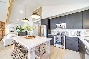 Pine Cabin w/ Large Deck & Scenic Mountain Views!