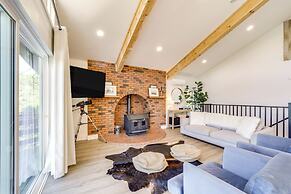 Pine Cabin w/ Large Deck & Scenic Mountain Views!