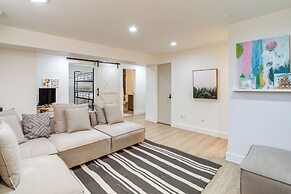 Pine Cabin w/ Large Deck & Scenic Mountain Views!