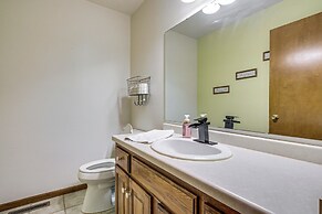 Door County Townhome: Pool Access, 1 Mi to Beach!