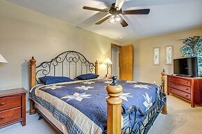 Door County Townhome: Pool Access, 1 Mi to Beach!