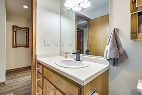 Door County Townhome: Pool Access, 1 Mi to Beach!