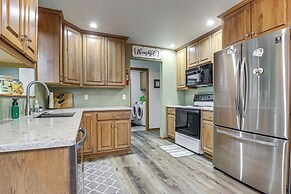 Door County Townhome: Pool Access, 1 Mi to Beach!