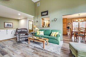 Door County Townhome: Pool Access, 1 Mi to Beach!