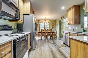 Door County Townhome: Pool Access, 1 Mi to Beach!