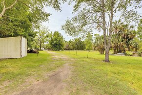 Quaint Archer Farmhouse: Peaceful & Quiet Setting!