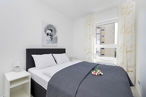 Swinoujscie Apartment for 6 by Renters