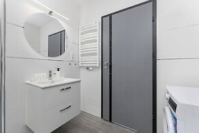 Swinoujscie Apartment for 6 by Renters