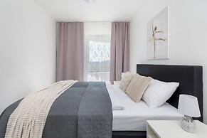 Swinoujscie Apartment for 6 by Renters