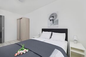 Swinoujscie Apartment for 6 by Renters