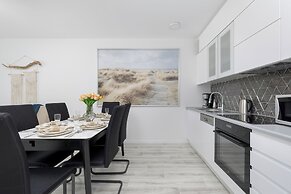 Swinoujscie Apartment for 6 by Renters