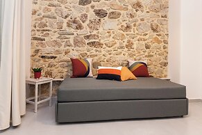 Pireas Jewel New Design Apt w Backyard