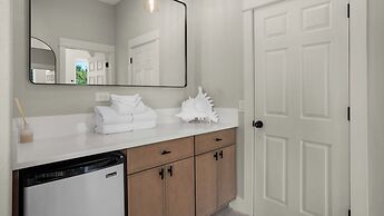 Gulf Views - Large Private Pool - Deeded Beach - Sleeps 14