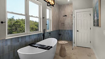 Gulf Views - Large Private Pool - Deeded Beach - Sleeps 14