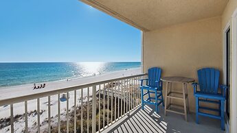 Gulf-front in Destin! Community Pool, Minutes to Beach