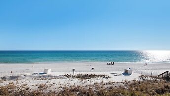 Gulf-front in Destin! Community Pool, Minutes to Beach