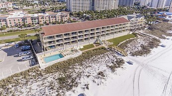 Gulf-front in Destin! Community Pool, Minutes to Beach
