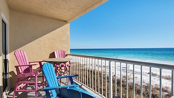 Gulf-front in Destin! Community Pool, Minutes to Beach