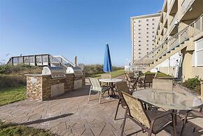 Gulf-front in Destin! Community Pool, Minutes to Beach