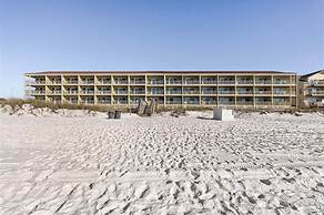 Gulf-front in Destin! Community Pool, Minutes to Beach